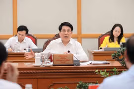 国家主席梁强与金瓯和兴安两省省委常委会召开工作会议。图自越通社