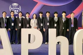 越南国家队8名学生全部获奖，包括3金、3银和2铜。图自越通社
