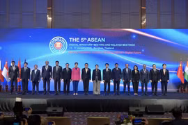 与会代表合影。图自东盟