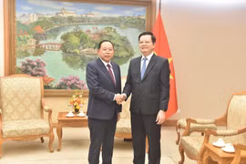 政府副总理梅文政会见柬埔寨礼仪与宗教部大臣蔡博林。图自政府报