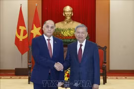 越共中央总书记苏林会见白俄罗斯安全会议国务秘书亚历山大·沃尔福维奇。图自越通社