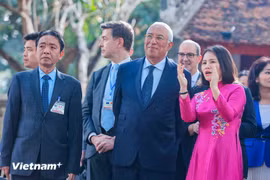 欧洲理事会主席安东尼奥·科斯塔参观文庙-国子监。图自vietnamplus
