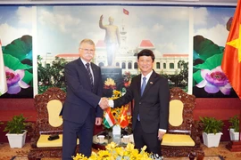 匈牙利国会主席格维尔·拉斯洛：胡志明市在所有领域上取得突破性发展