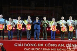 范明政总理出席2025年东盟公安警察足球锦标赛开幕式。图自人民军队报