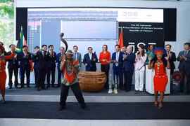 越南政府总理范明政访问南非约翰内斯堡证券交易所。图自越通社