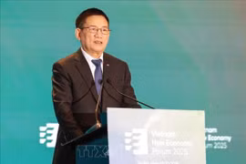 越南政府副总理胡德福发言。图自越通社