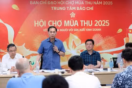 政府副总理裴青山发言。图自越通社