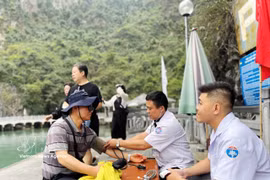 广宁省在遗产海湾部署常驻医疗队。图自越通社