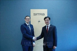 越共中央政治局委员、中央书记处书记、中央检查委员会主任、中央科技、创新与数字化转型发展指导委员会副主任阮维玉造访芬兰国家研发基金。图自越通社