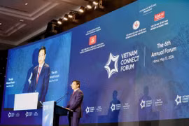 政府副总理阮文胜在论坛上发表讲话。图自vneconomy.vn