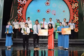 “春节情谊满——2025乙巳年”艺术活动为贫困群众募集84亿越盾。图自越通社