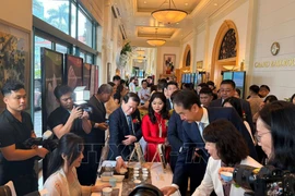 越中两国“2025年“茶和天下”·雅集”文化交流活动在河内举行。图自越通社