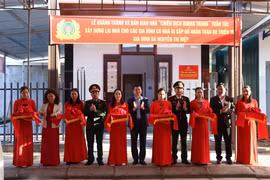 1月10日上午，顺化市人民委员会举行“光中战役”房屋竣工和交付仪式。图自越通社