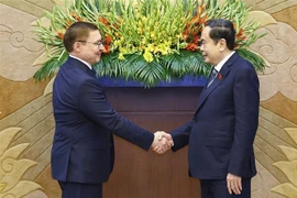越南国会主席陈青敏会见俄罗斯联邦委员会第一副主席、统一俄罗斯党总委员会秘书弗拉基米尔·弗拉基米罗维奇·亚库舍夫。图自越通社
