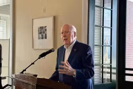 美国参议院前拨款委员会主席帕特里克·莱。图自越通社