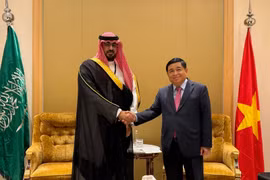 阮志勇副总理会见沙特阿拉伯经济和计划大臣费萨尔·本·法德尔·易卜拉欣。图自越通社