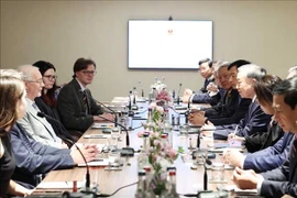 苏林总书记会见英国共产党总书记罗伯特·格里菲斯。图自越通社