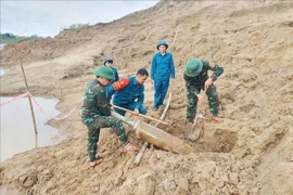 乂安省成功销毁一枚重约340公斤的炸弹。图自越通社