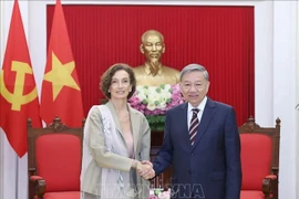 越共中央总书记苏林会见联合国教科文组织总干事