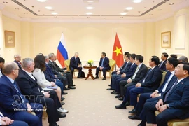 范明政总理会见俄越友好协会和曾参加越战的俄罗斯退役军人协会领导。图自越通社