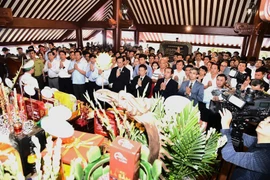 胡志明主席逝世56周年敬香仪式隆重举行。图自越通社