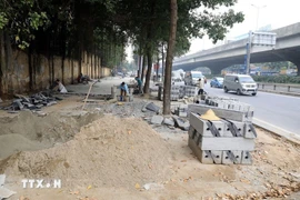 河内市自8月11日至9月5日暂停道路和人行道开挖施工。图自越通社