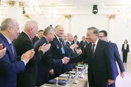 苏林总书记会见俄罗斯援越人士、知识分子和专家。图自越通社