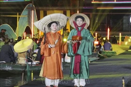 “华闾似锦”展演场景。图自越通社