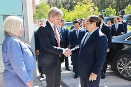 越南政府总理范明政造访了瑞典乌普萨拉大学。图自越通社