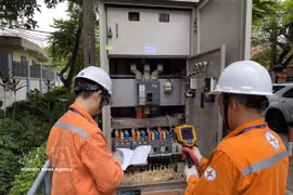 北部电力公司建议民众和企业安全、节约用电，特别是在12时至15时以及20时30分至24时的高峰时段。图自越通社