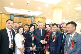 越共中央总书记苏林会见2025年越南优秀农民与农业科学家代表。图自越通社