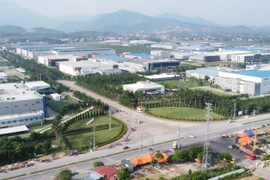 富寿省某个工业园区。图自越通社