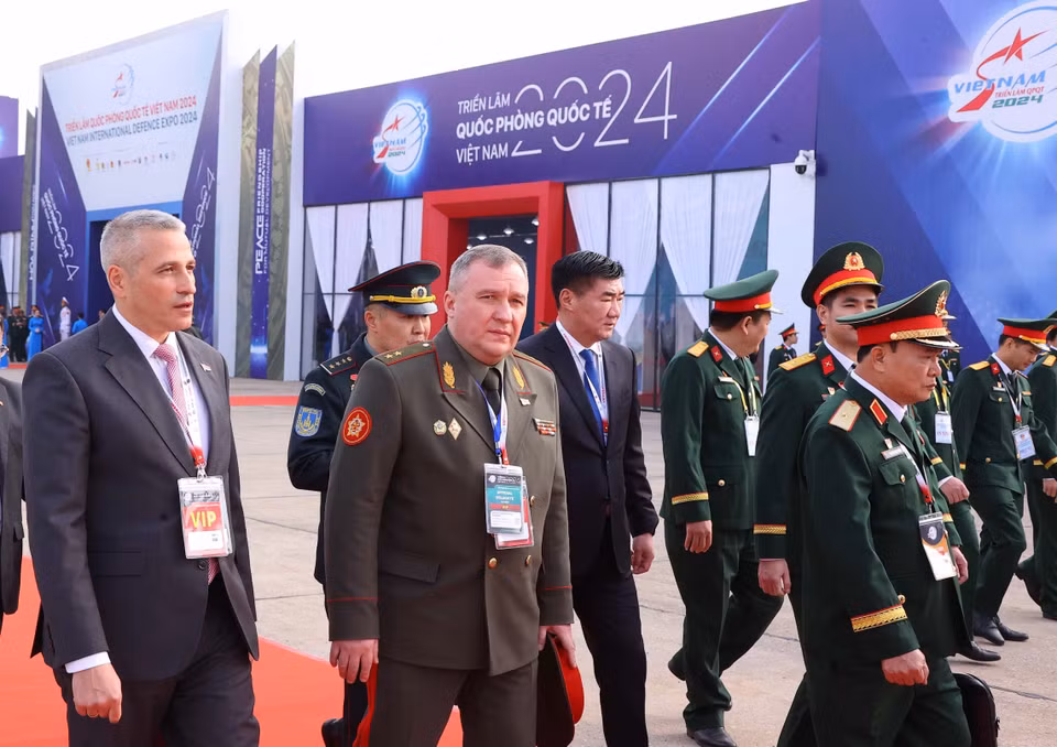 国际代表出席2024年越南国际防务展开幕式。图自越通社