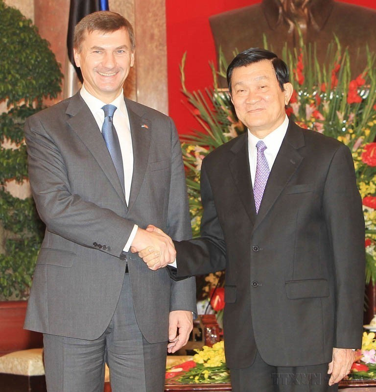 2011年11月7日，越南国家主席张晋创会见爱沙尼亚总理安西普。图自越通社