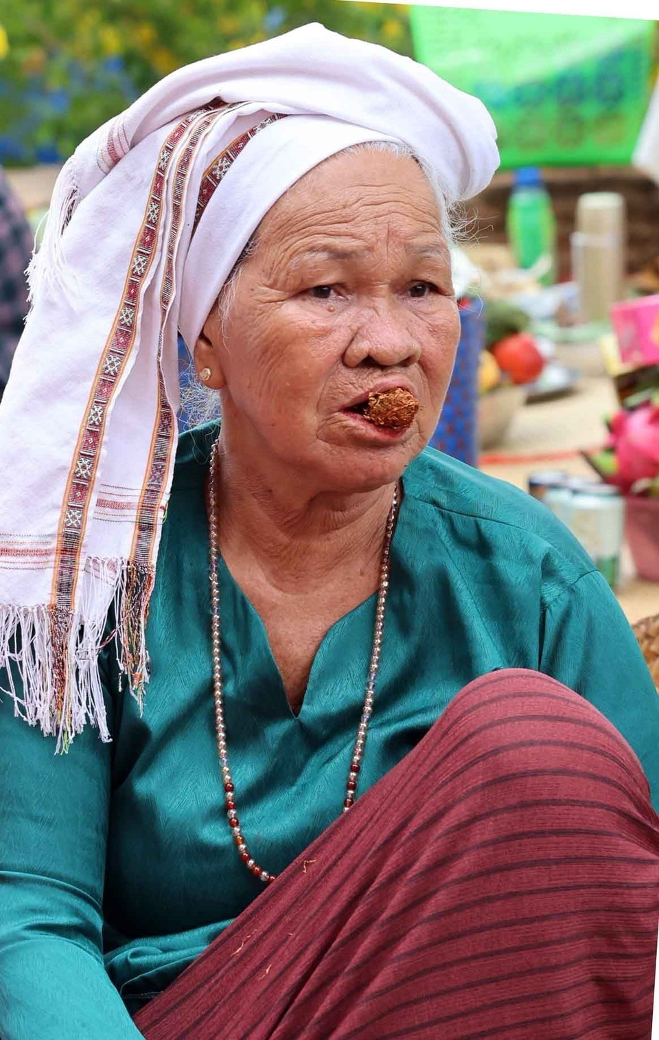 对于占族而言，传统文化与信仰价值从未消逝。人们依然在日常生活、重大节庆和仪式中穿着传统服饰。图自越通社