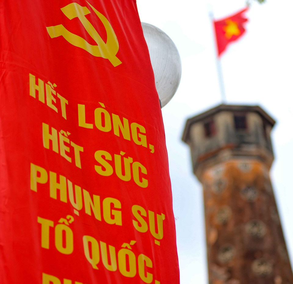 以彰显远见、担当和发展愿景为贯穿主题，越南共产党第十四次全国代表大会重申其在国家建设和保卫事业中的里程碑意义，同时标志着党领导越南革命整整100周年。图自越通社