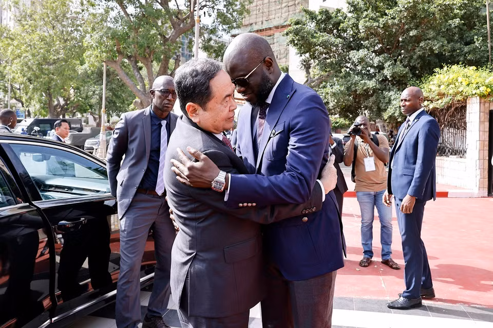 在此之前，马利克·恩迪亚耶议长主持欢迎仪式，欢迎陈青敏主席对塞内加尔进行正式访问。图自越通社