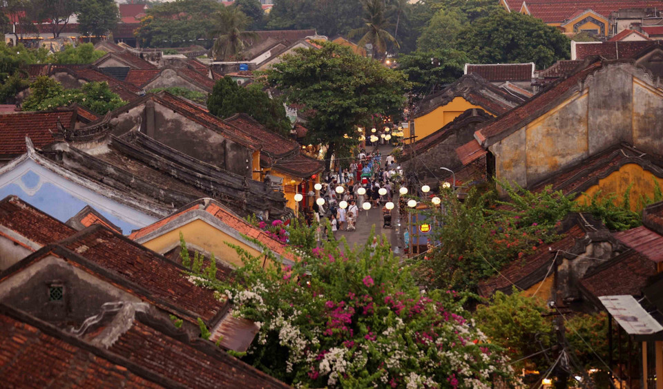 遗产的永恒魅力，不止凝固于静止的建筑，更体现在日常生活中鲜活的文化脉动里。图自 越通社