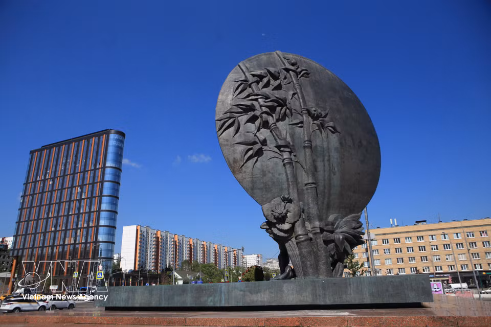 胡志明广场位于俄罗斯联邦莫斯科市西南行政区阿卡杰米切斯卡娅（Akademicheskaya）地铁站附近。图自越通社