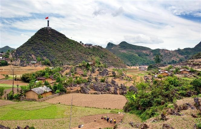 同文岩石高原还是17个民族的共同之处,因此形成了丰富多彩的文化画卷。