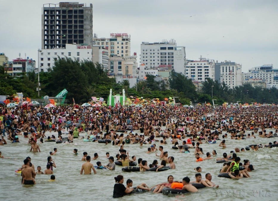 越南是东南亚人口第三大国,仅次于印尼和菲律宾,同时在全球人口中排名第16位。从2019年至今,越南人口净增490万人。图自越通社