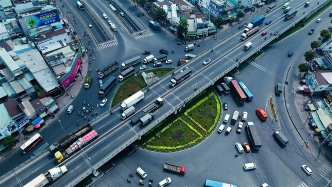 安霜十字路口已完成三层立交建设,疏通了胡志明市西北门户交通。图自越通社