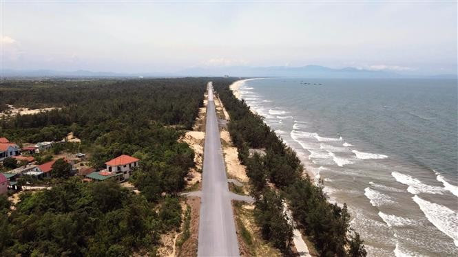 广治沿海公路为沿海众多潜力地区提供发展机遇。图自越通社