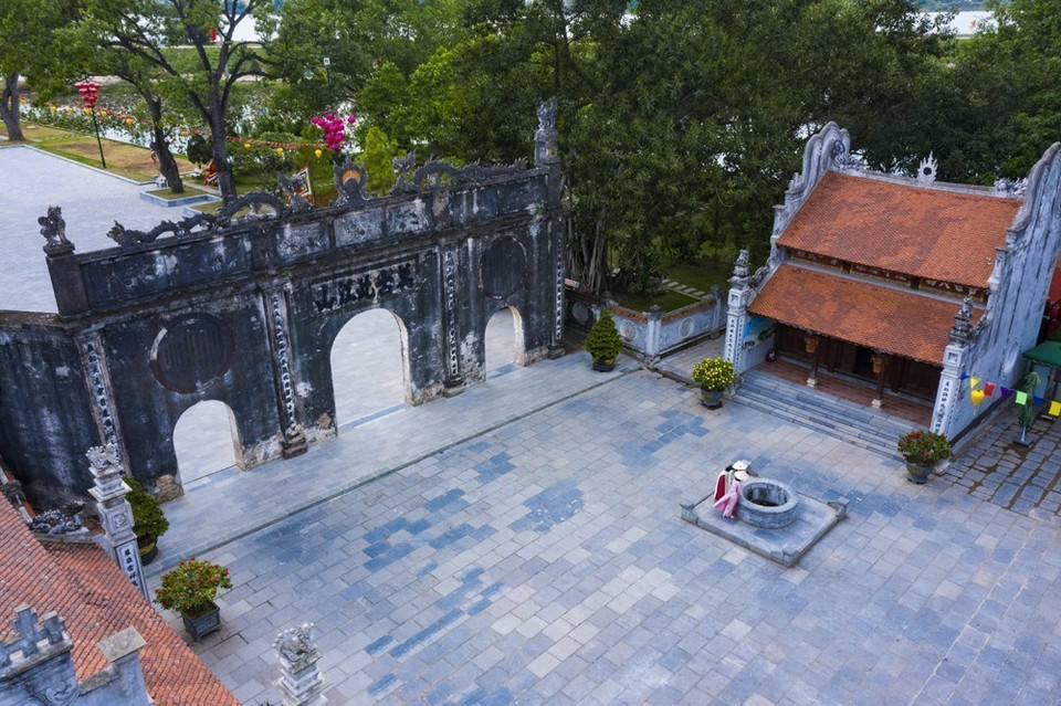 劫泊庙内的古玉井清澈不竭，水源常年不断。图自越通社