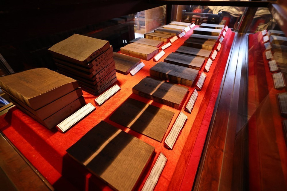 永严寺保存着3050块具有多方面学术与艺术价值的木版。2012年，永严寺木版被联合国教科文组织（UNESCO）认定为世界资料遗产亚太地区名录。图自越通社