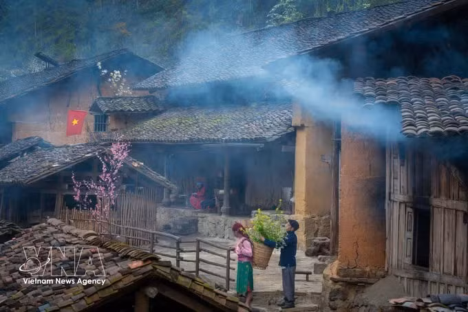 同文岩石高原上古朴夯土房的独特魅力 图自越通社
