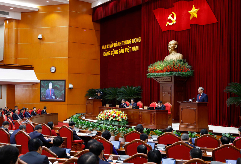 越共中央第十四届中央委员会第二次全体会议在河内隆重开幕 图自越通社