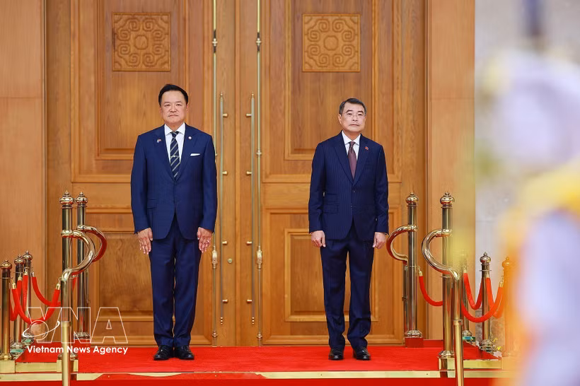  黎明兴总理主持仪式 欢迎泰国总理阿努廷正式访越 图自越通社