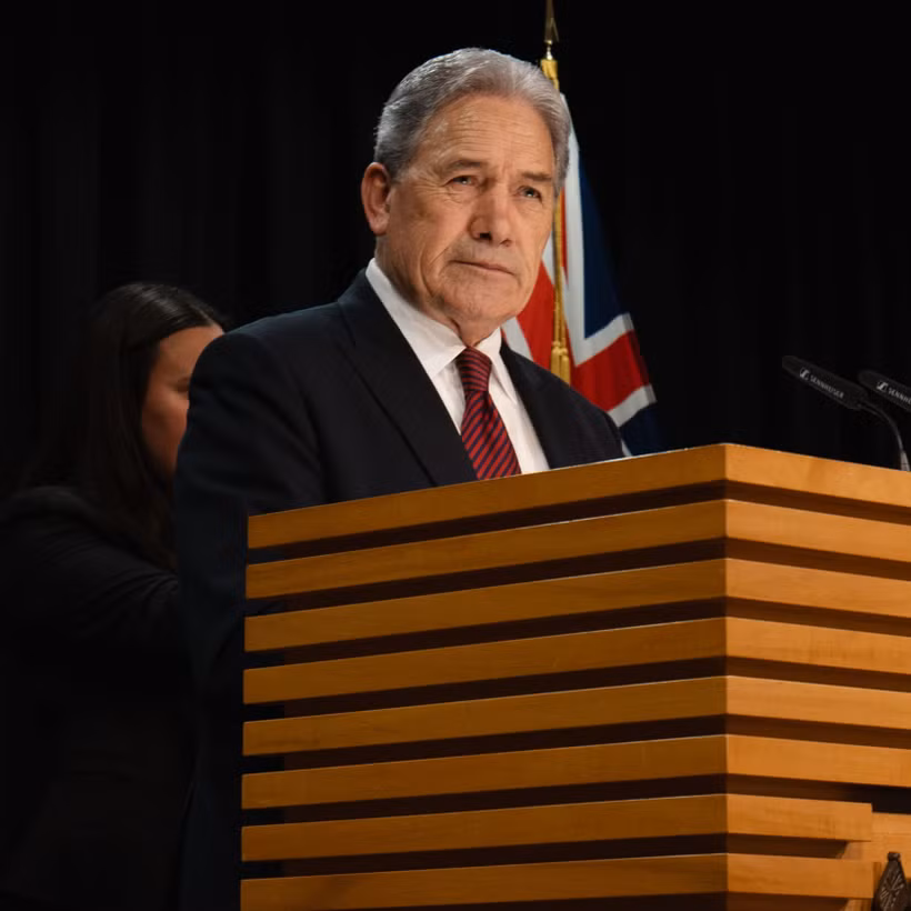 新西兰外长温斯顿·彼得斯（Winston Peters） 图：越通社发