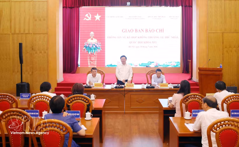 第十六届国会首次非常规会议新闻工作交班会现场。图片来源： 越通社